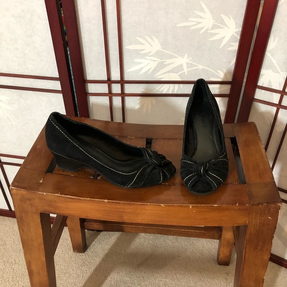 Eurostep Black Heels - Picture 2 of 4